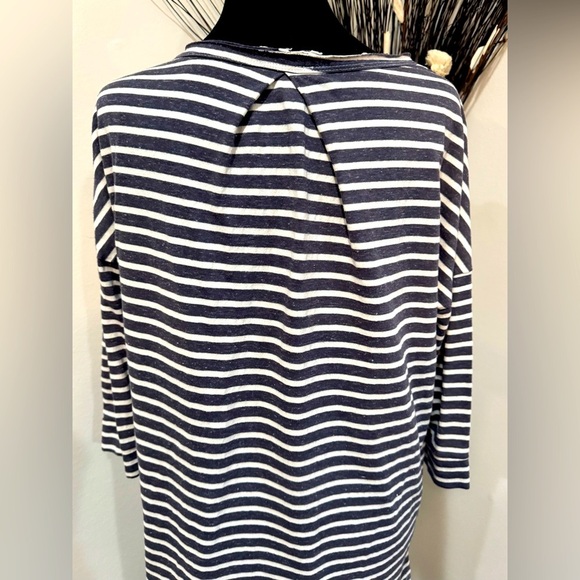Umgee Sz SM black and white stripes, relaxed fit, and roughed edge neckline - Picture 6 of 10